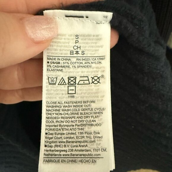 Elegant Ribbed Knit Dress - Picture 3 of 3